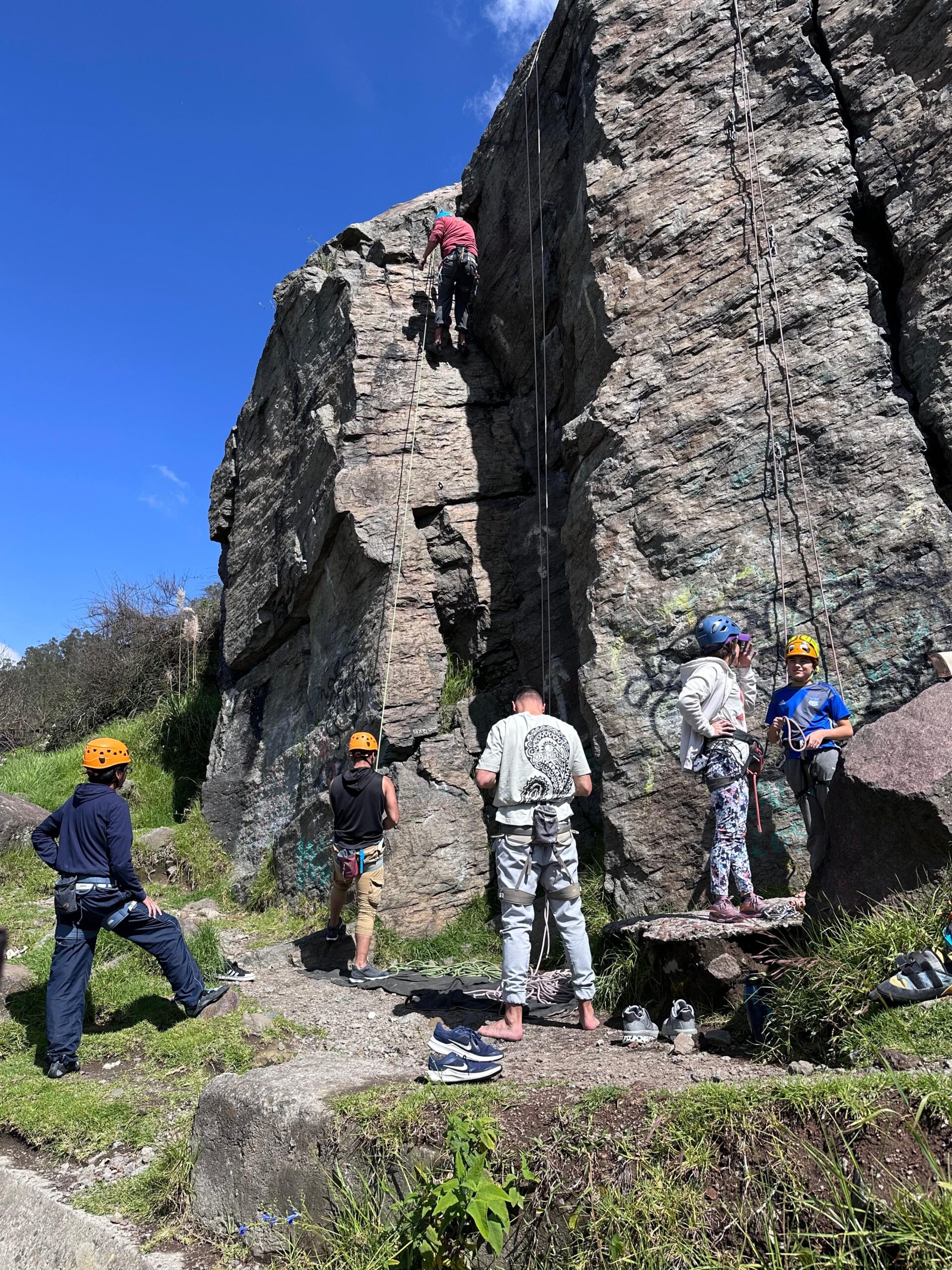 ESCALAR EN QUITO en roca