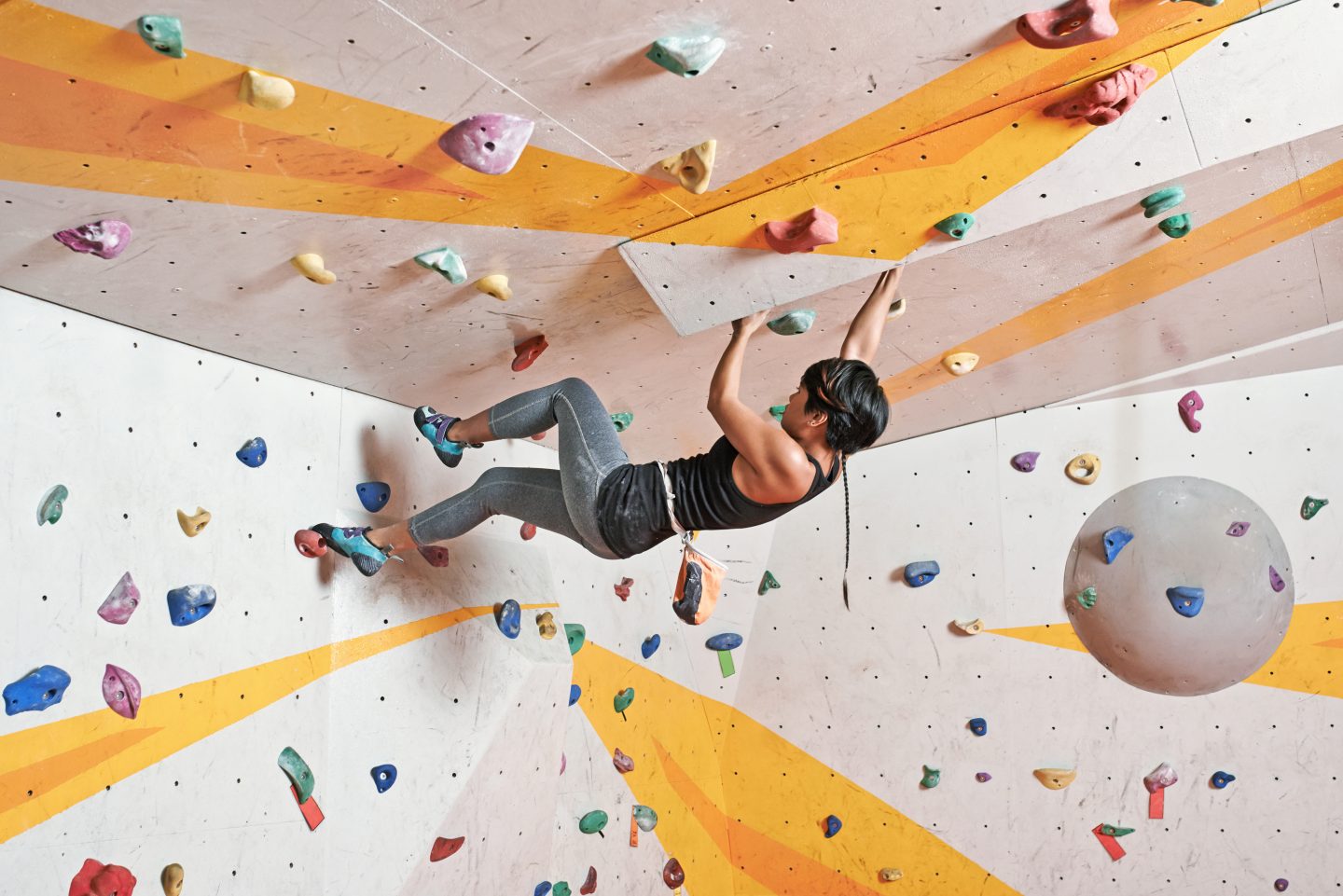 climbing-in-gym-e1695696604230.jpg