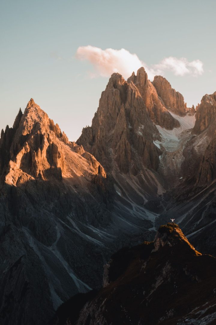 daring-climber-conquering-the-jagged-mountainous-heights-of-the-dolomites-part-of-the-alps-in-italy-1-e1698980056580.jpg