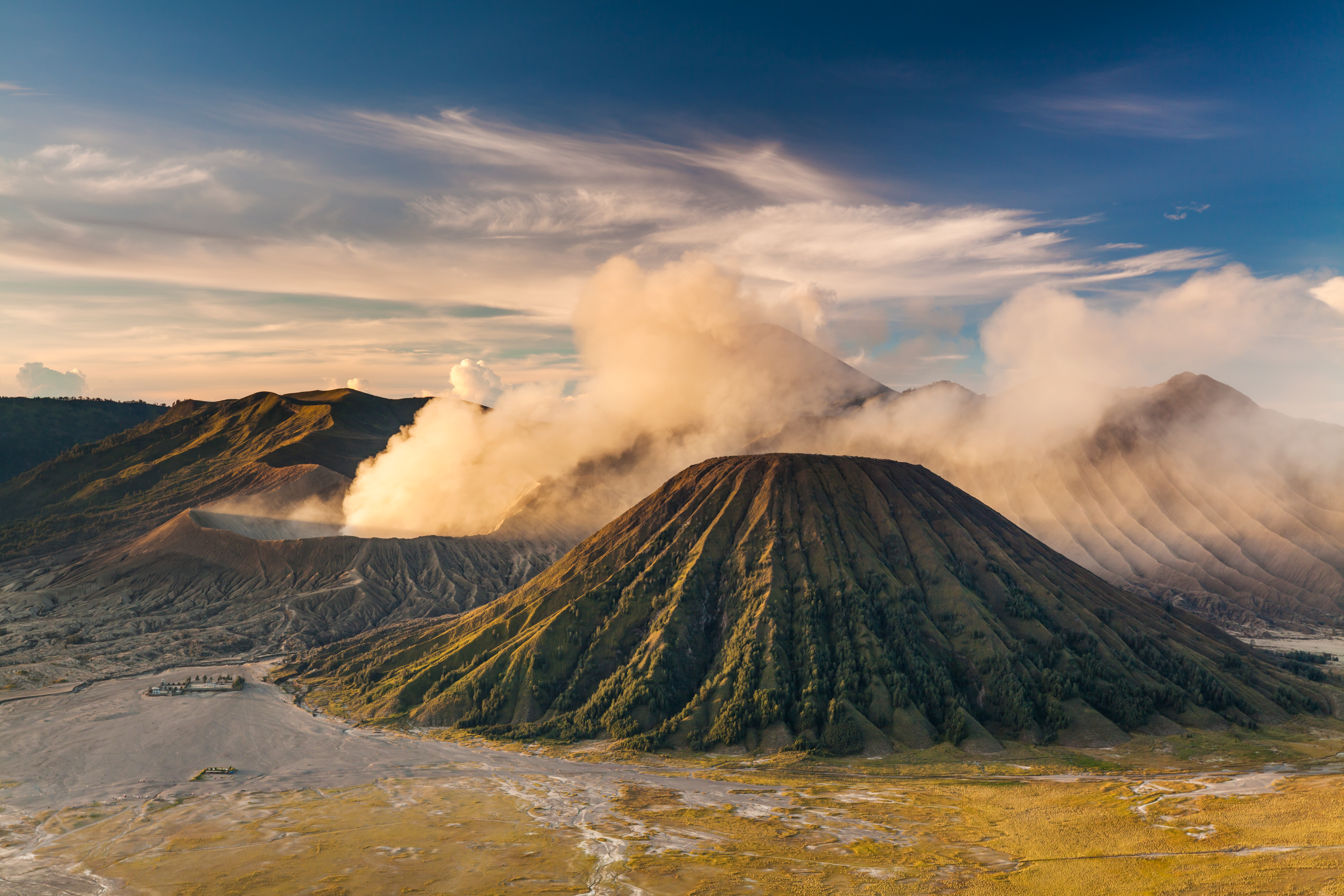 sunrise-at-mount-bromo-volcano-the-magnificent-view.jpg
