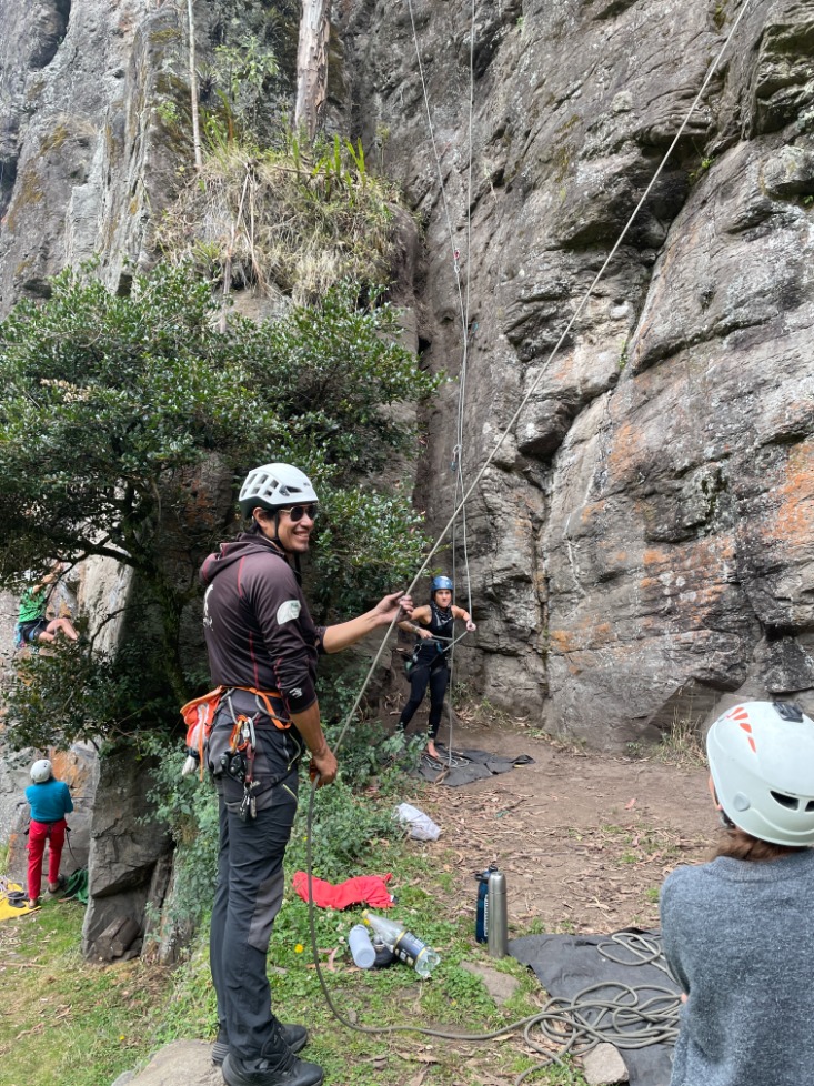 APRENDE A ESCALAR EN ROCA