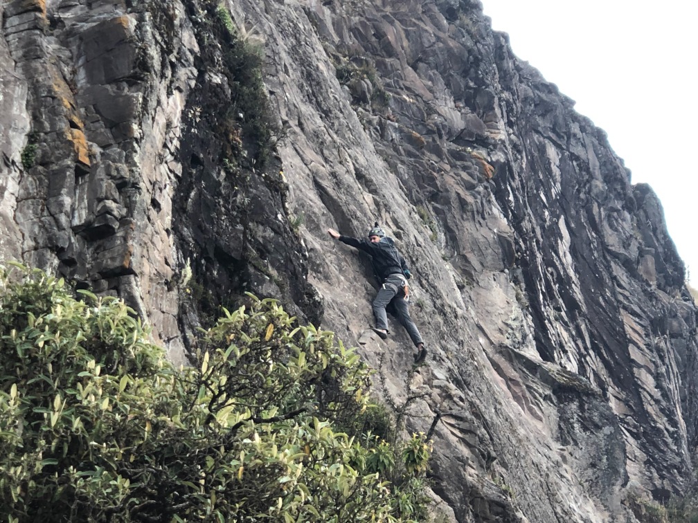 RAVENROCK ESCUELA DE ESCALADA