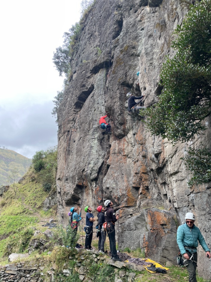 RAVENROCK ESCUELA DE ESCALADA